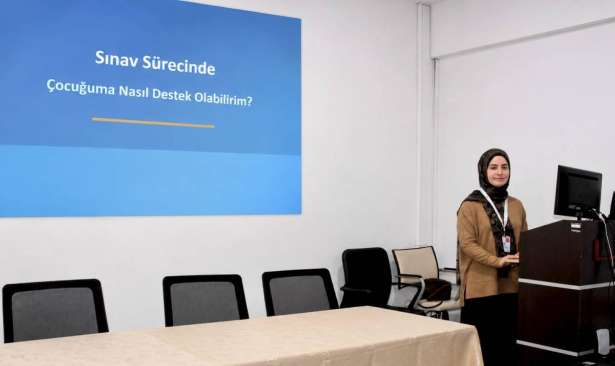 ‘ÇOCUKLARDA SINAV KAYGISINA YAKLAŞIM’ EĞİTİMİ VERİLDİ
