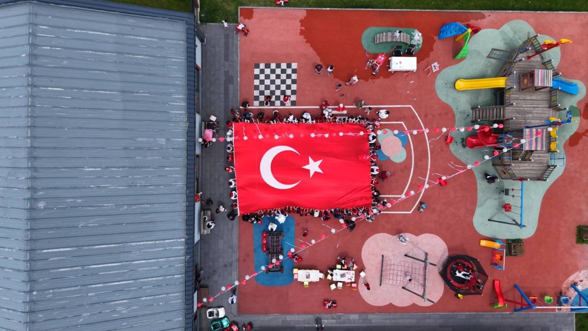MİNİKLERDEN A MİLLİ TAKIMA YÜREKLERİ ISITAN DESTEK