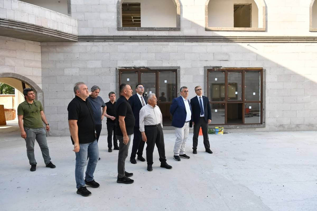 TARİHİ DOKU TİTİZLİKLE ORTAYA ÇIKARILIYOR