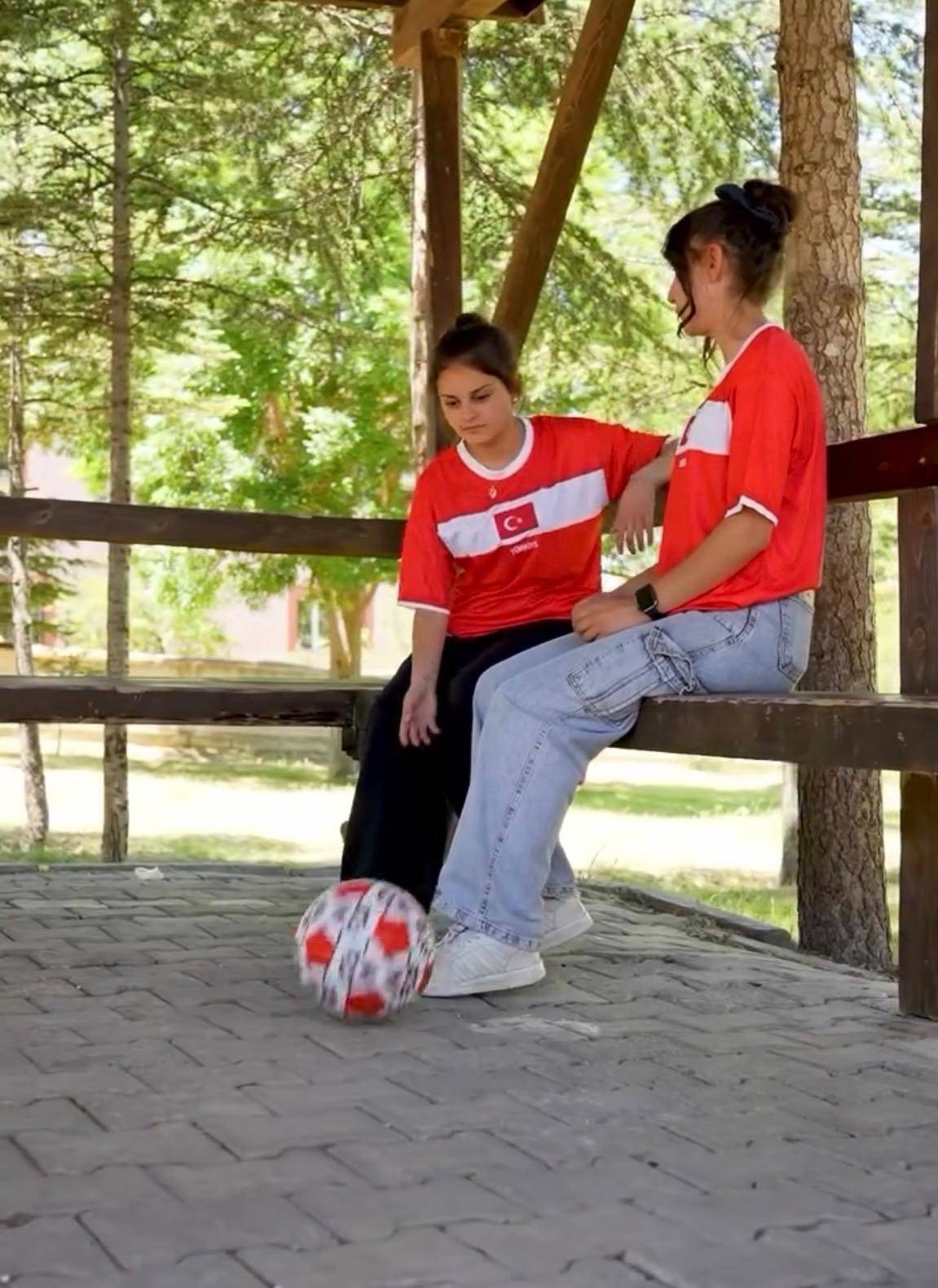 FELAHİYELİ MİNİKLERDEN, MİLLİLERE KLİPLİ DESTEK