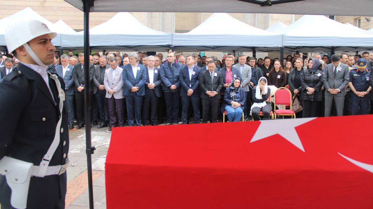 ŞENOL ESMER, MEMLEKETİNE UĞURLANDI