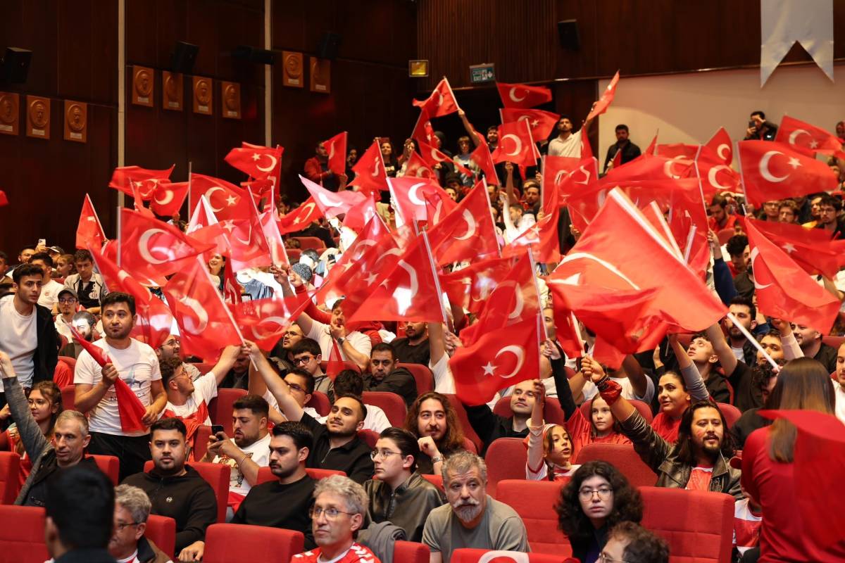 ERÜ'DE MİLLİ MAÇ HEYECANI YAŞANDI