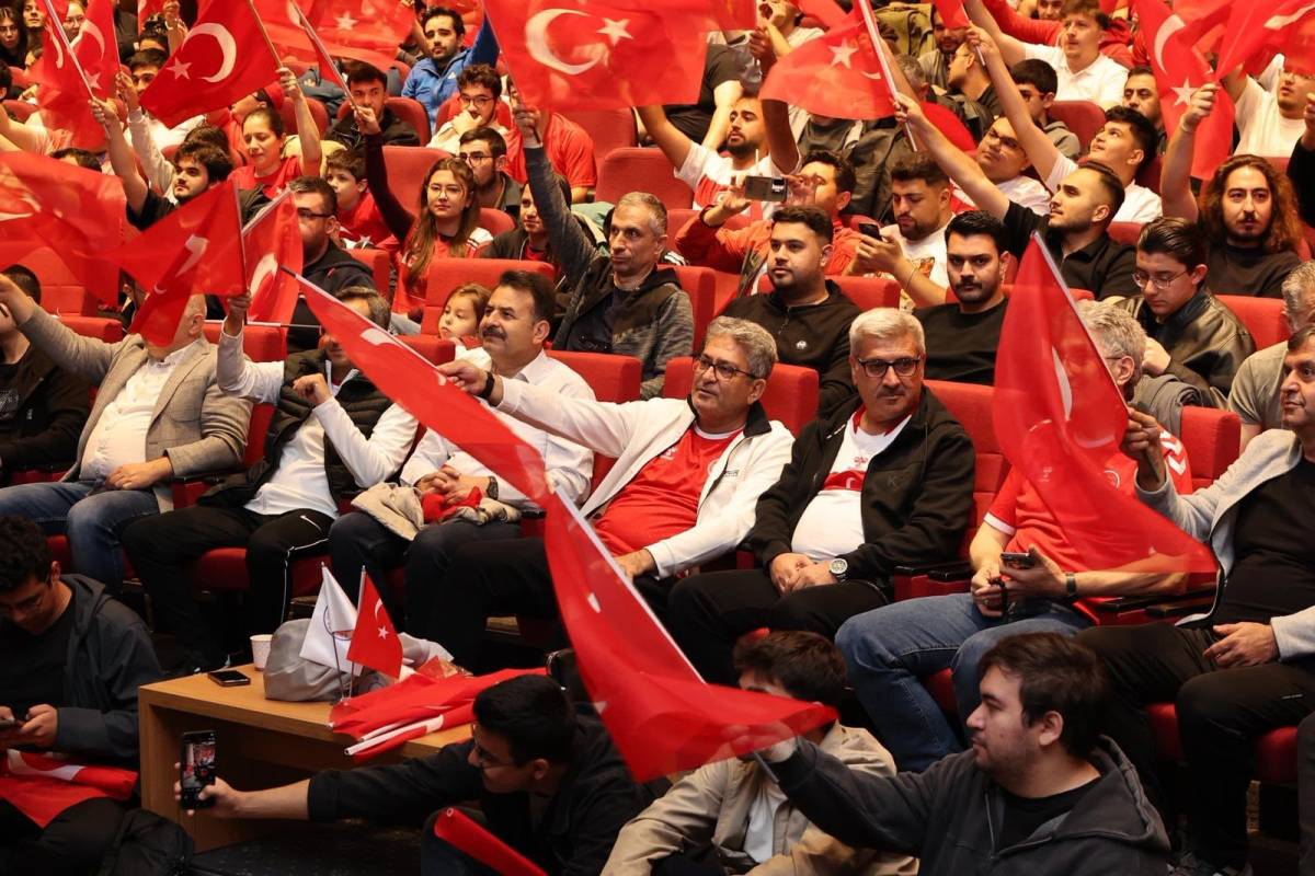 ERÜ'DE MİLLİ MAÇ HEYECANI YAŞANDI