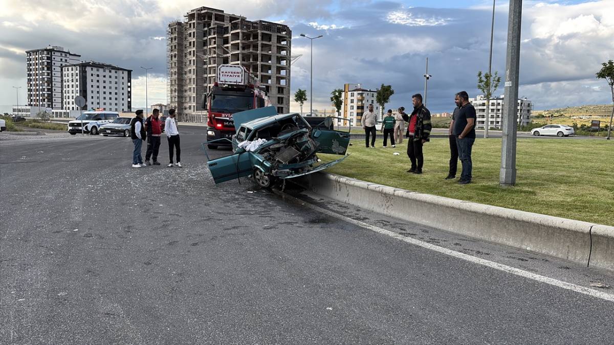 OTOMOBİL HURDAYA DÖNDÜ