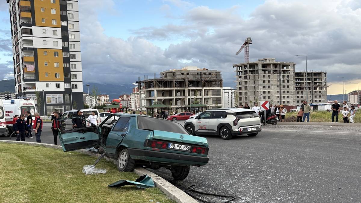 OTOMOBİL HURDAYA DÖNDÜ