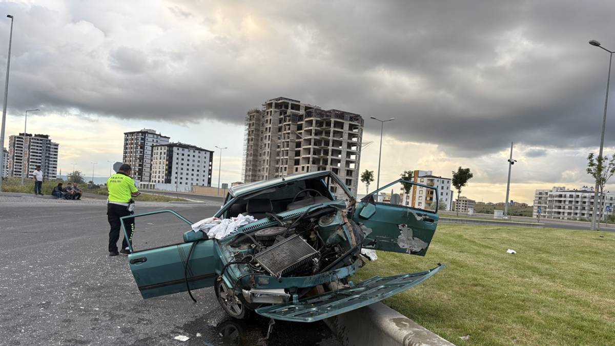 OTOMOBİL HURDAYA DÖNDÜ