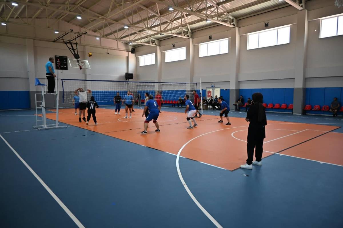 SARIOĞLAN VOLEYBOL TURNUVASI TAMAMLANDI