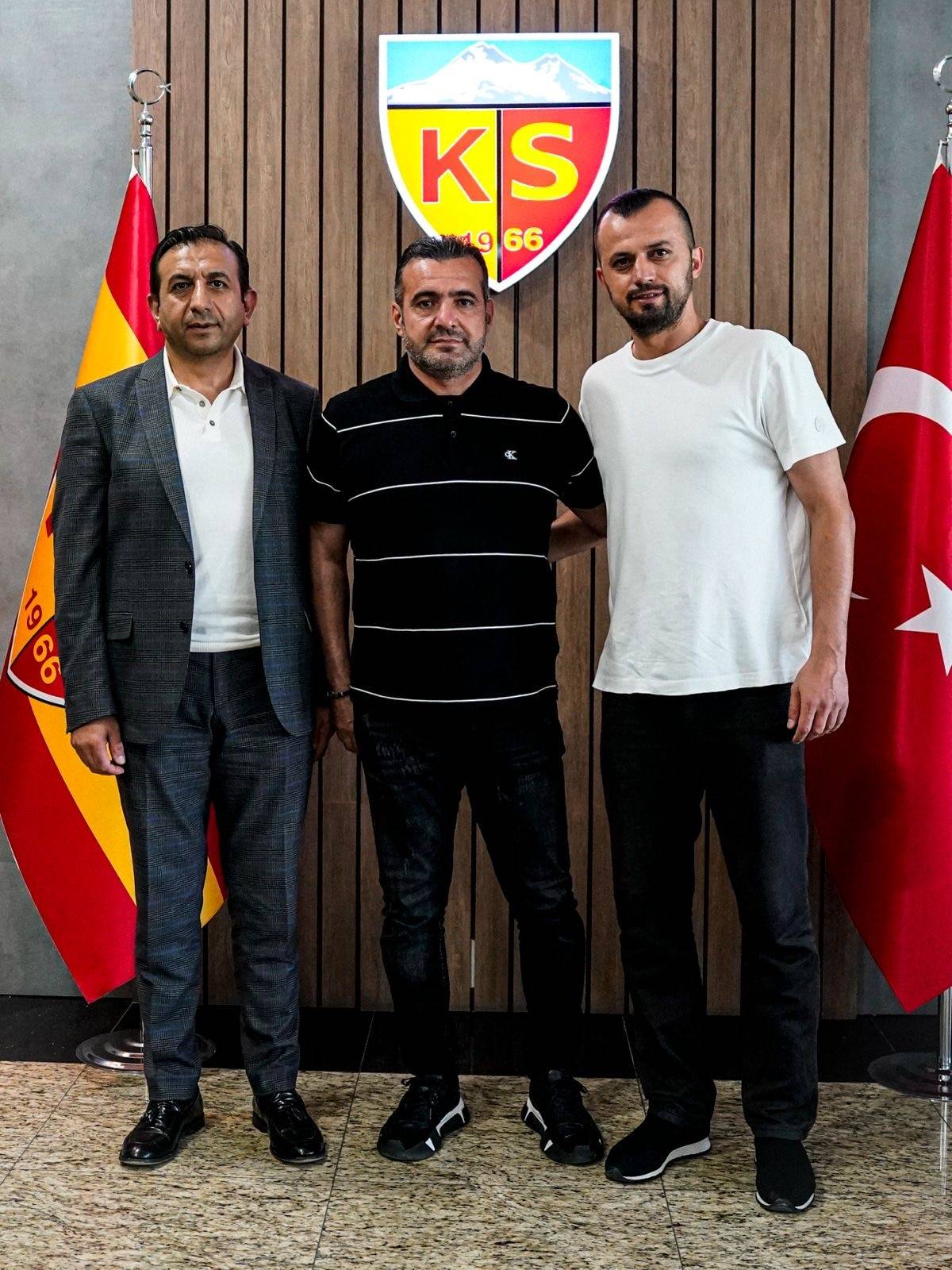 KAYSERİSPOR’DA AYRILIK