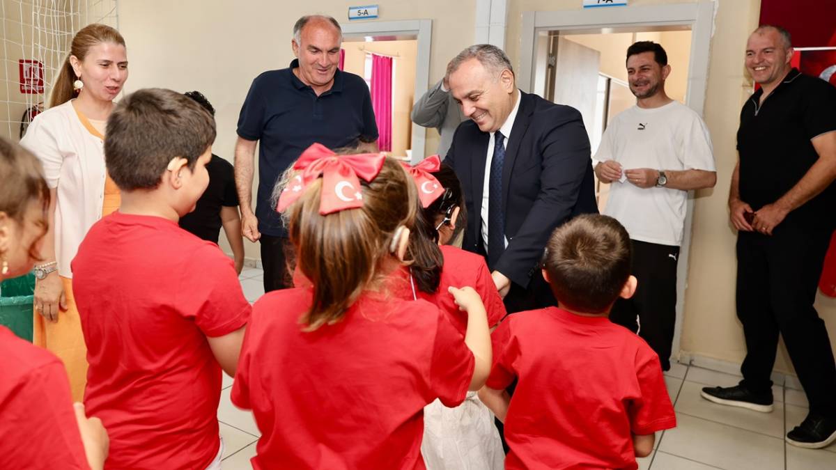 REKTÖR ALTUN'DAN ÖĞRENCİLERE ZİYARET