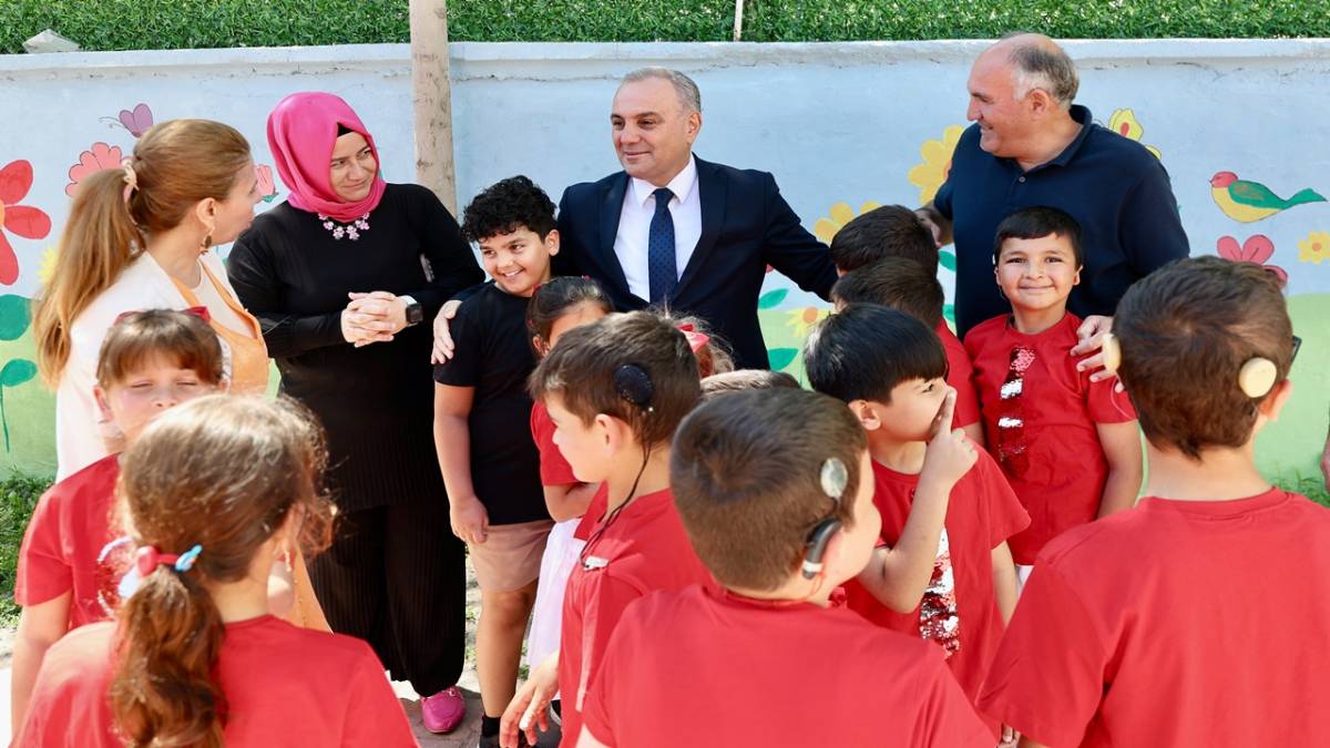 REKTÖR ALTUN'DAN ÖĞRENCİLERE ZİYARET