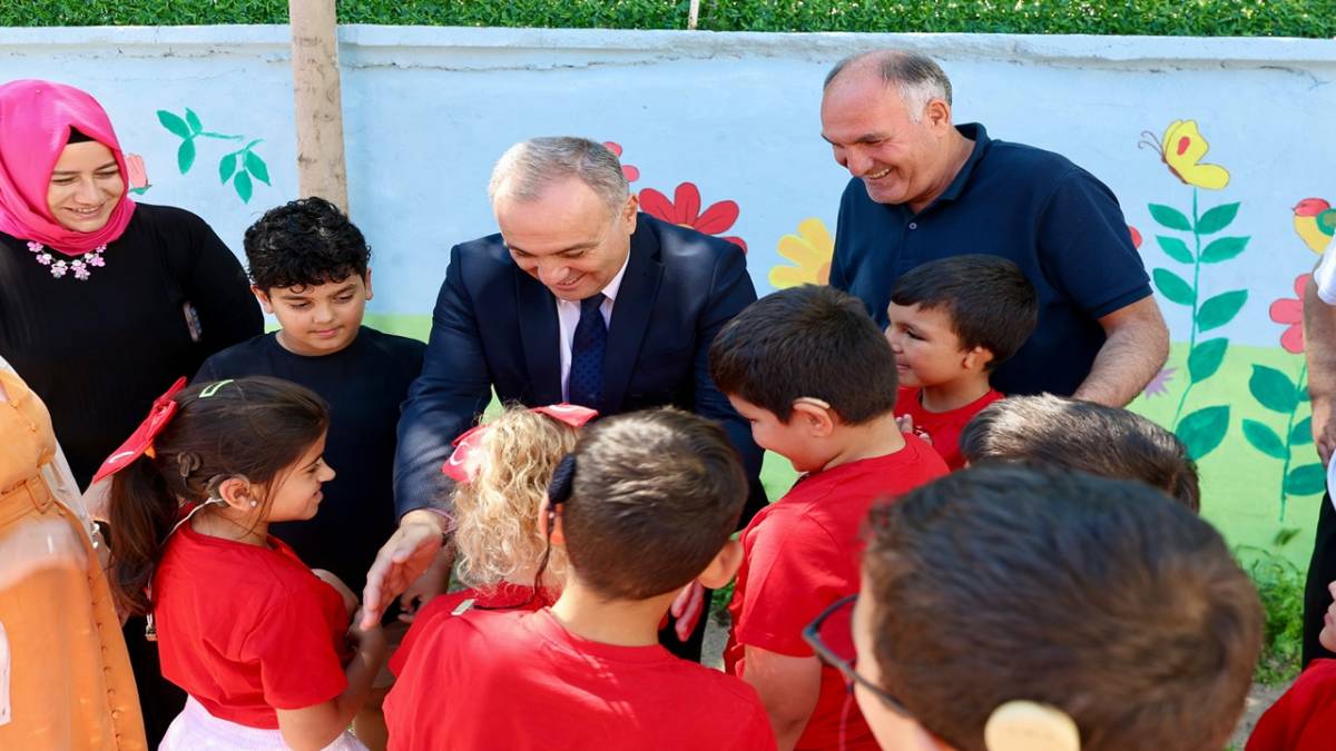 REKTÖR ALTUN'DAN ÖĞRENCİLERE ZİYARET