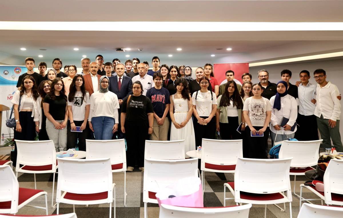 ALTUN, ÖĞRENCİLER İLE BİR ARAYA GELDİ