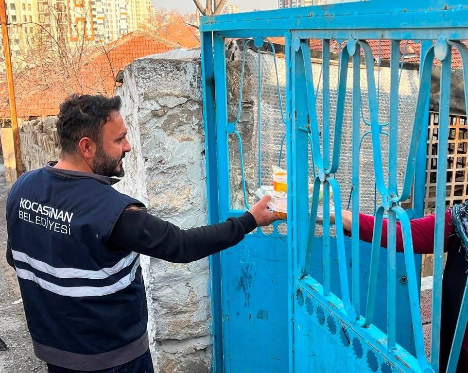 KOCASİNAN’DA GÖNÜLLER KAZANILIYOR