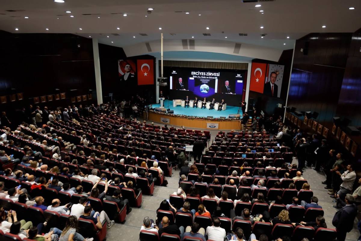 BÜYÜKKILIÇ, KAYSERİ’NİN SU MASTER PLANINI ANLATTI