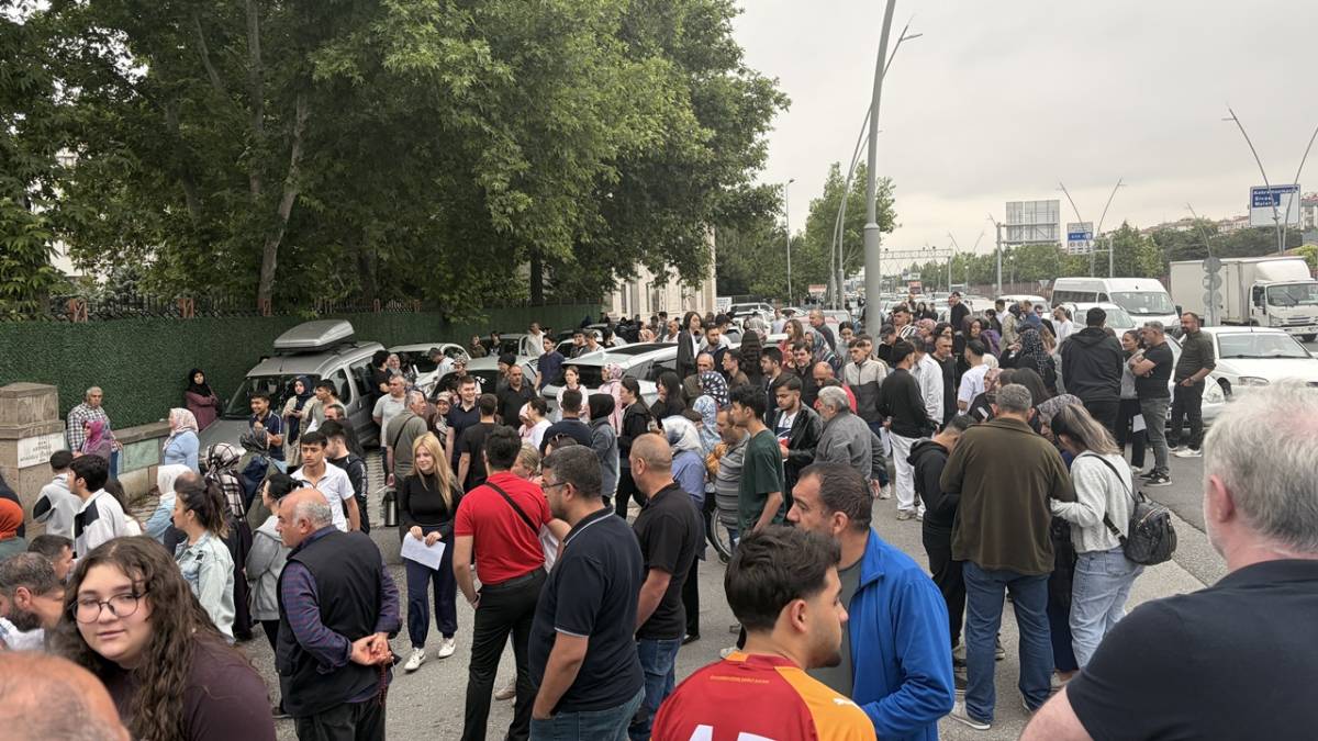 GEÇ KALDI GÖZYAŞLARINI TUTAMADI