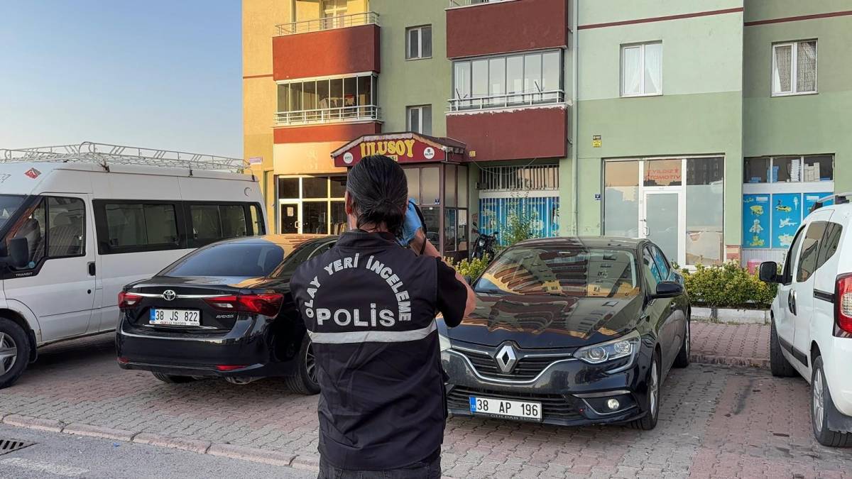 EVİNDE ÖLÜ BULUNDU