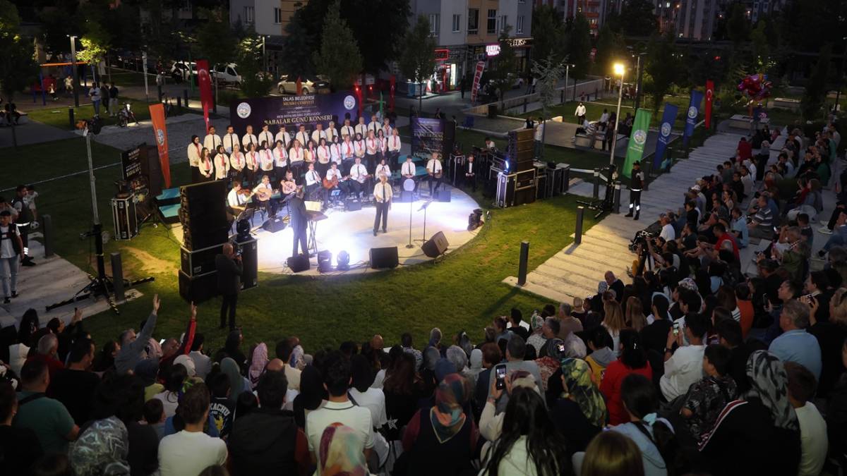 TALAS'TA BABALAR GÜNÜ HOŞ SEDA İLE TAÇLANDI