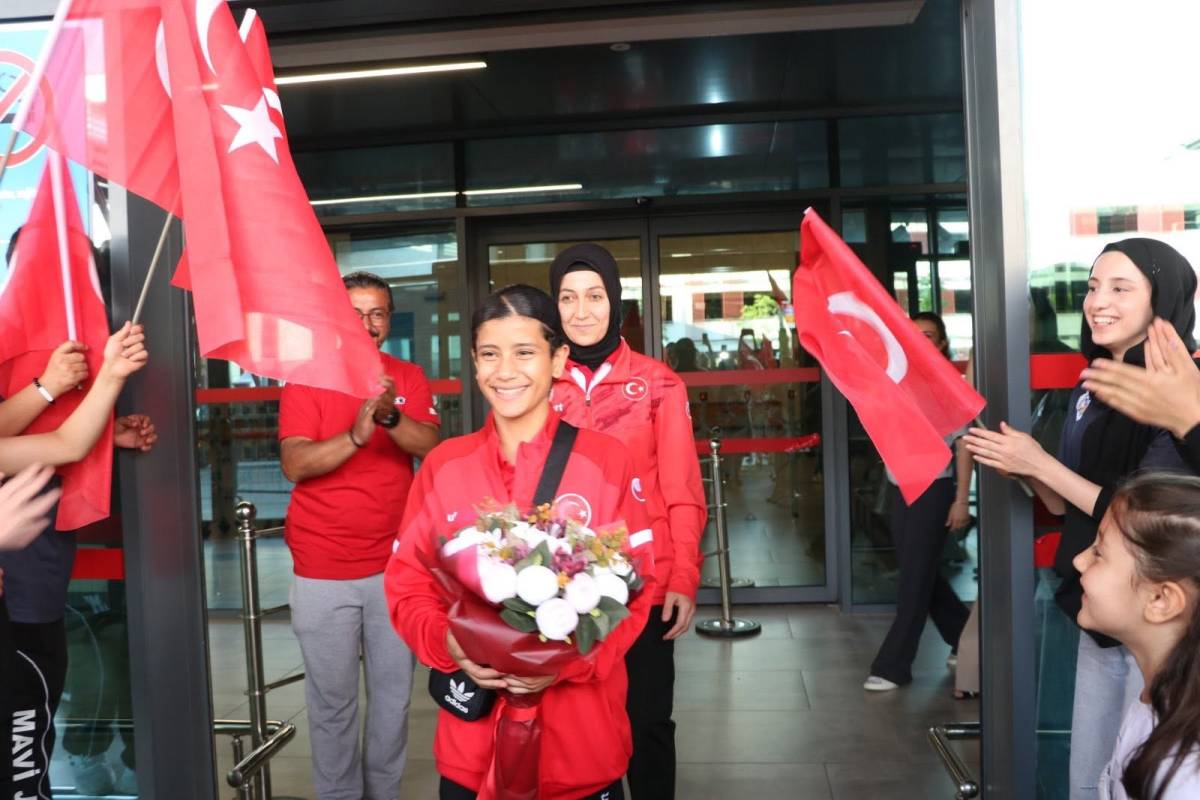 AÇIK’A COŞKULU KARŞILAMA