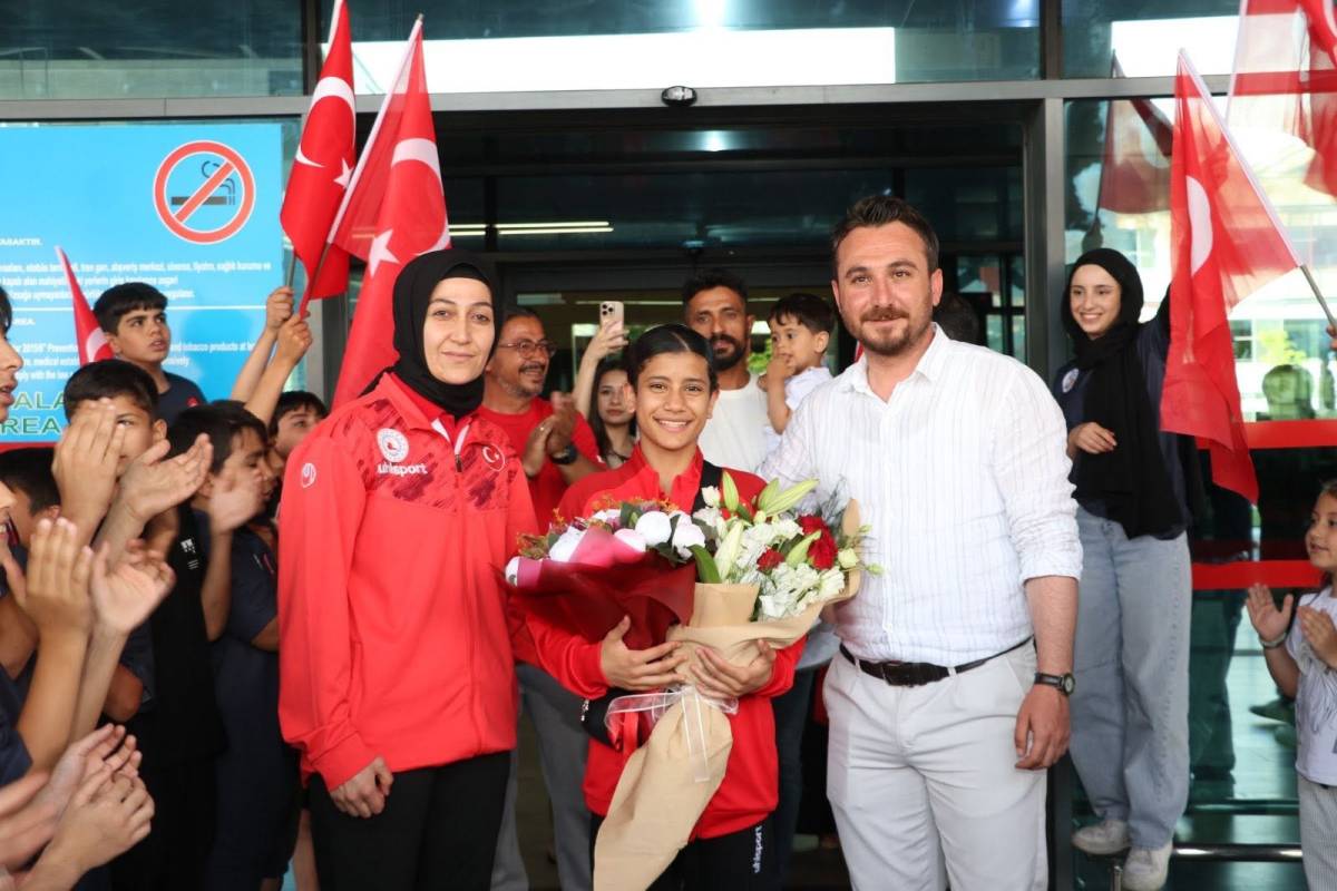 AÇIK’A COŞKULU KARŞILAMA