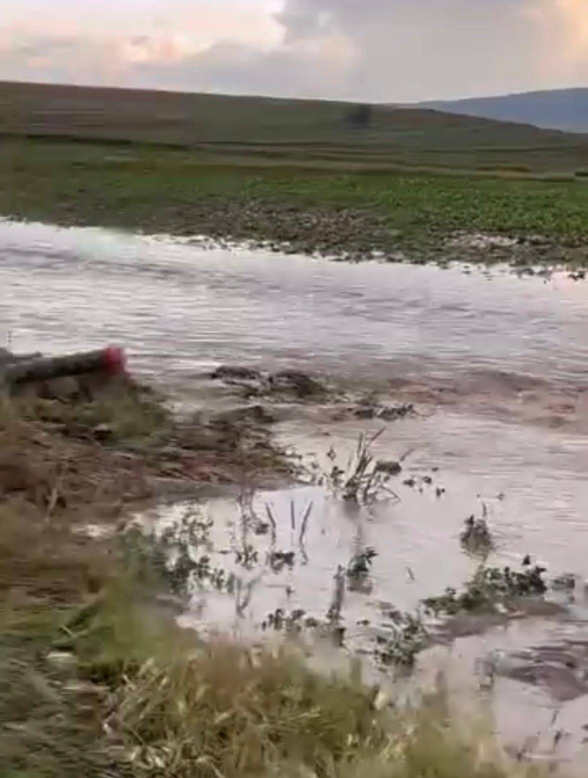 TARIM ARAZİLERİ SULAR ALTINDA KALDI