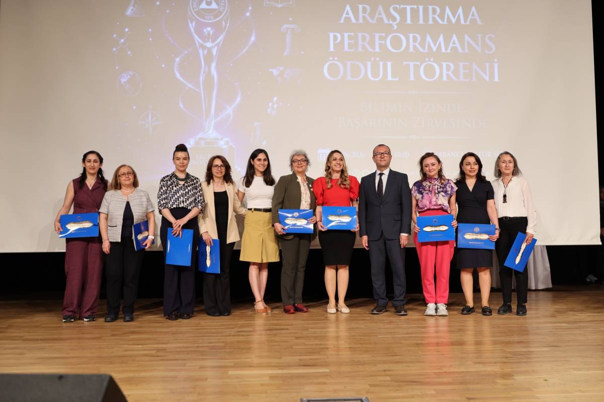 ERÜ’DE ÖDÜL TÖRENİ DÜZENLENDİ
