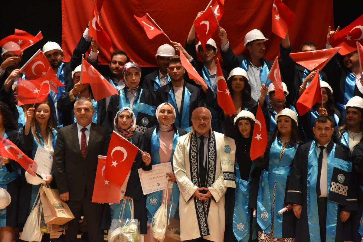 MUSTAFA AKINCIOĞLU MYO'DA ŞED BAĞLAMA COŞKUSU