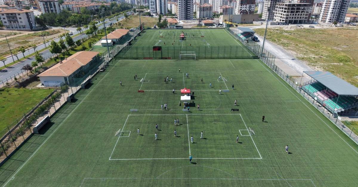 5X5 FUTBOL GENÇLİK KUPASI BAŞLADI
