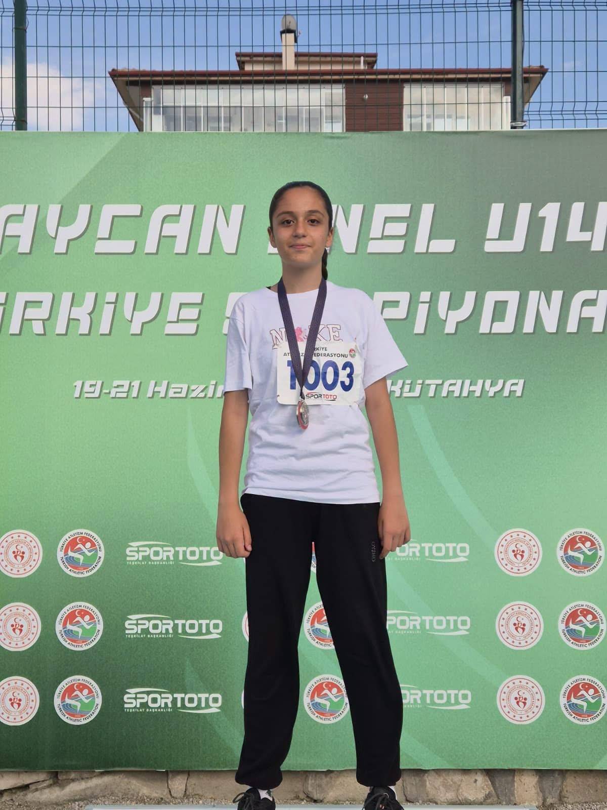 AYŞE HATUN DİNDAR’DAN ÇİFTE BAŞARI