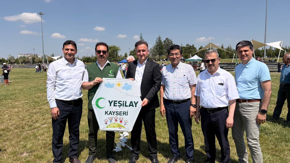 3. UÇURTMA ŞENLİĞİ’NDE GÖKYÜZÜ RENKLENDİ
