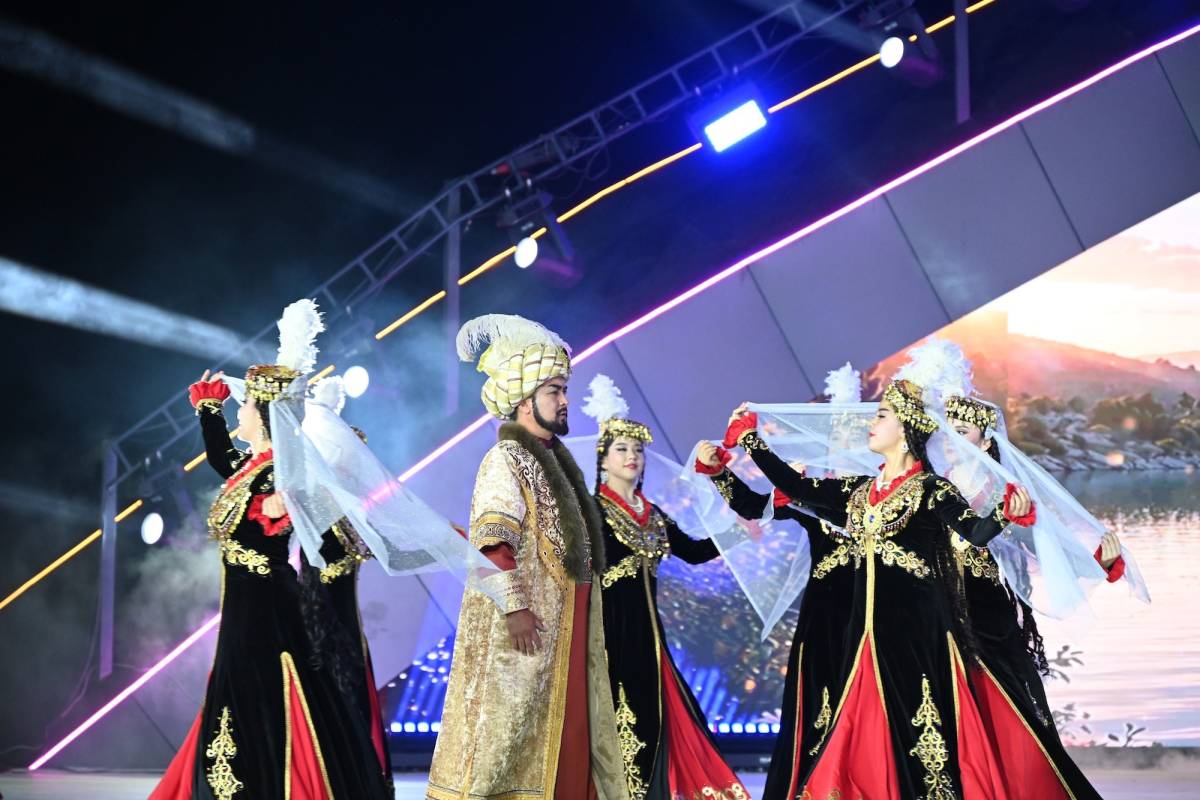 TÜRK DÜNYASI KÜLTÜR BAŞKENTİ ANDİCAN'DA GÖRKEMLİ AÇILIŞ