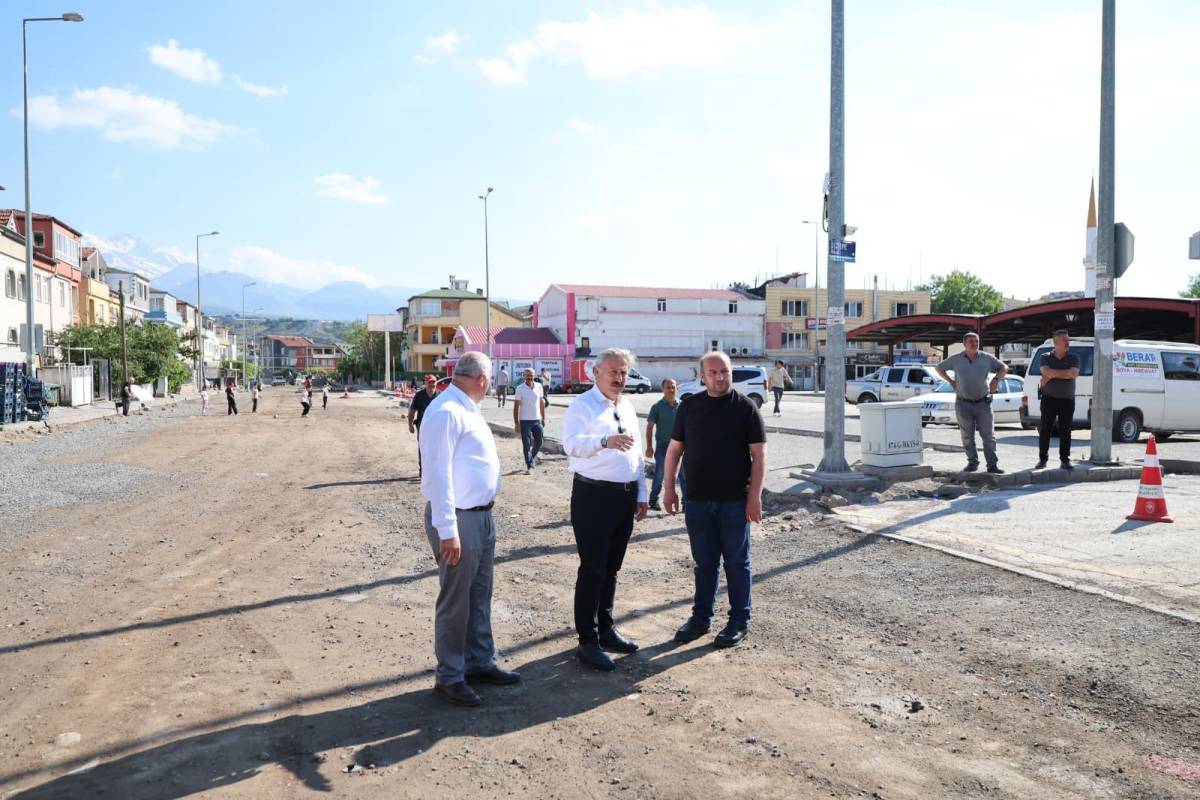 MELİKGAZİ BELEDİYESİ’NDEN ASFALT ATAĞI