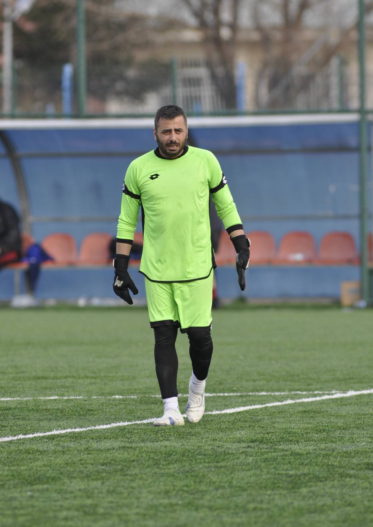 BAYKAL ALTAY FUTBOLU BIRAKTI