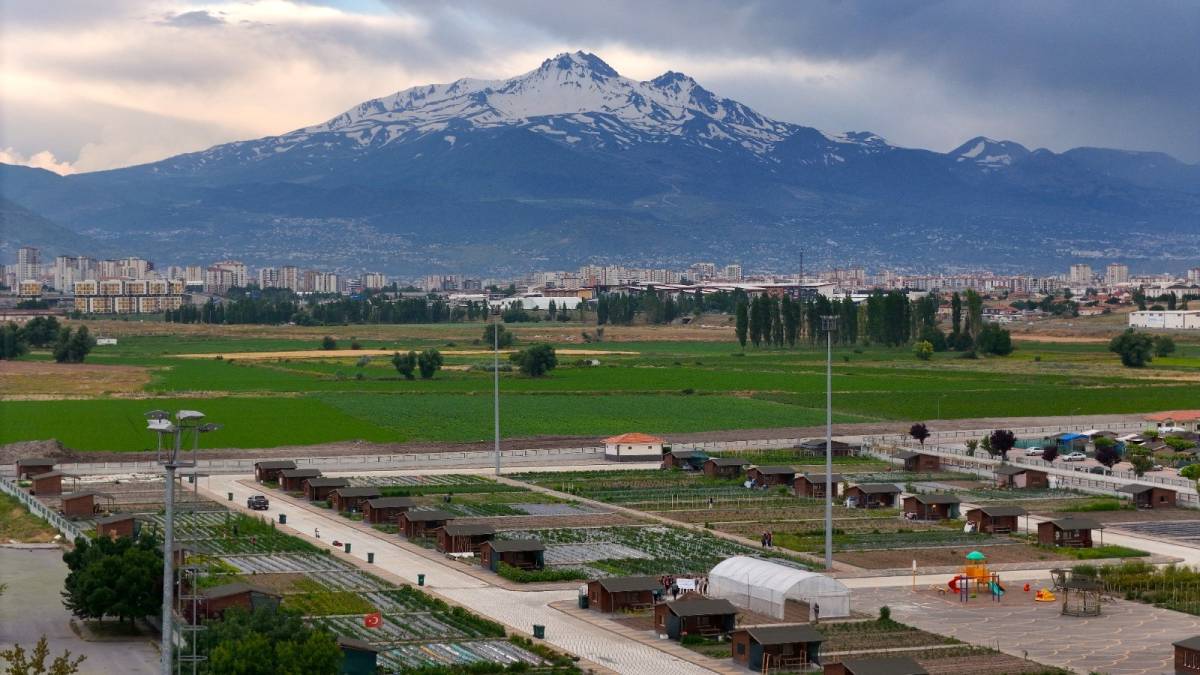 TÜBİTAK 4004 PROJESİYLE GELECEĞİN ÇEVRECİLERİ YETİŞİYOR