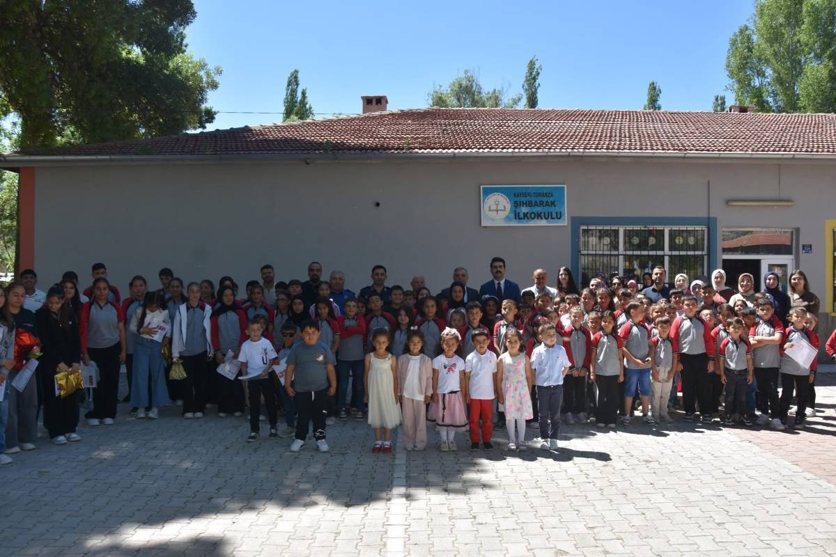 TOMARZA'DA PROTOKOL, ÖĞRENCİLERİN KARNE HEYECANINA ORTAK OLDU