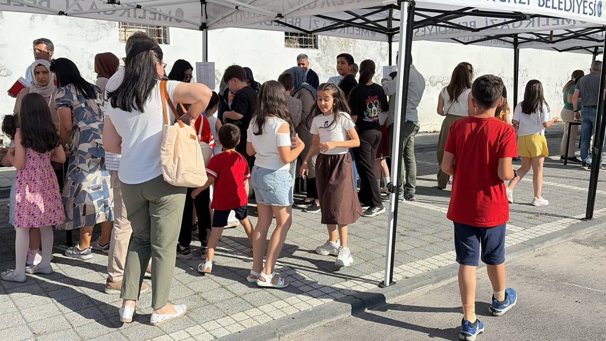 GELECEĞİN KAŞİFLERİ YILIN YORGUNLUĞUNU ETKİNLİKLE ATTI