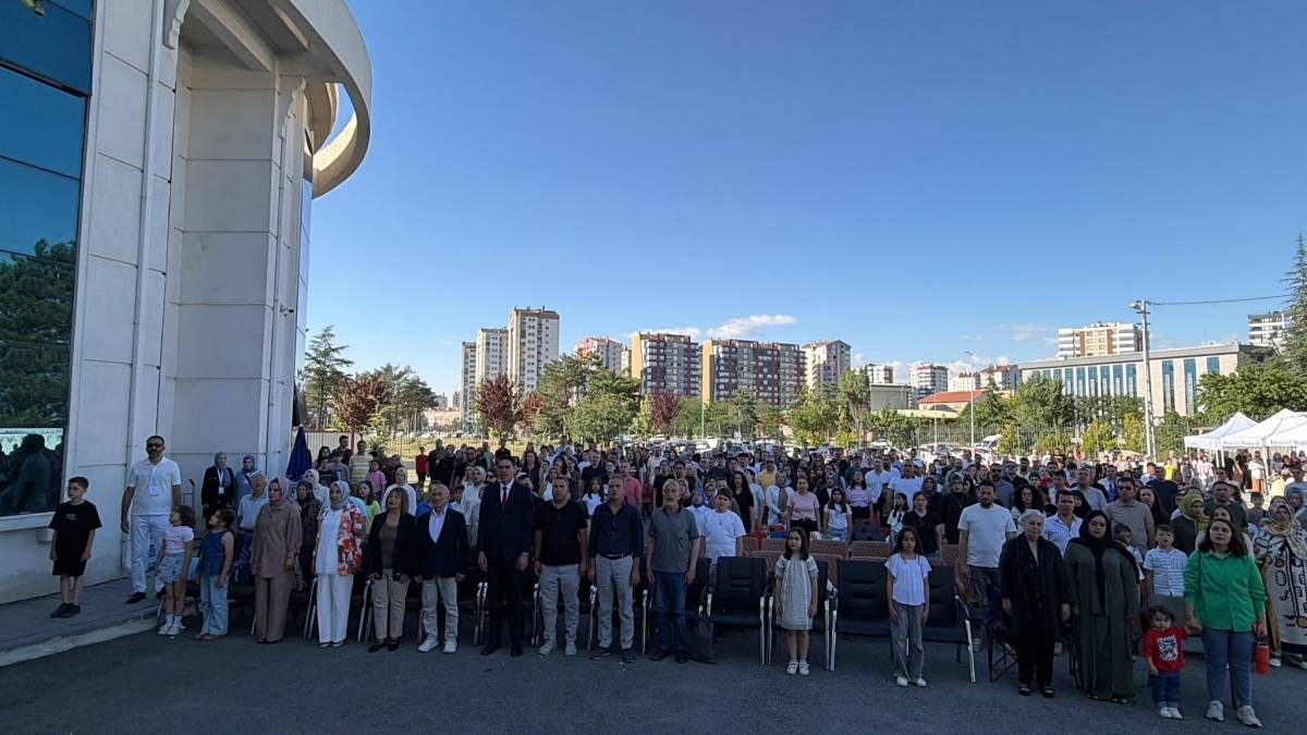 GELECEĞİN KAŞİFLERİ YILIN YORGUNLUĞUNU ETKİNLİKLE ATTI