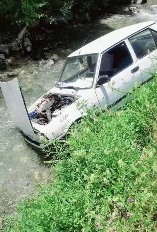 OTOMOBİL ŞARAMPOLE UÇTU
