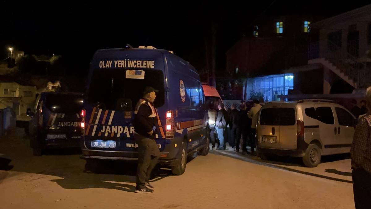 CAMİ CEMAATİNE BIÇAKLI SALDIRI: 2 ÖLÜ