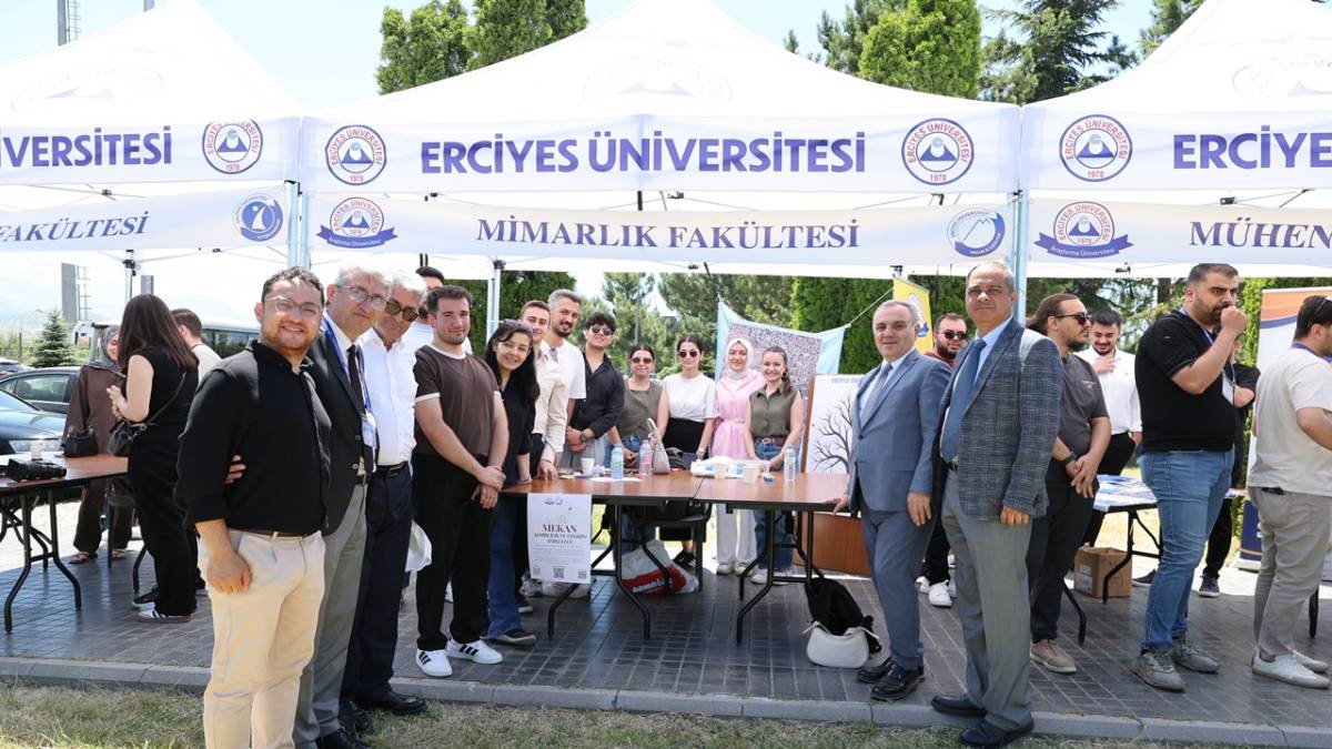 ERÜ MEZUNLARI YENİDEN KAMPÜSTE BİR ARAYA GELDİ