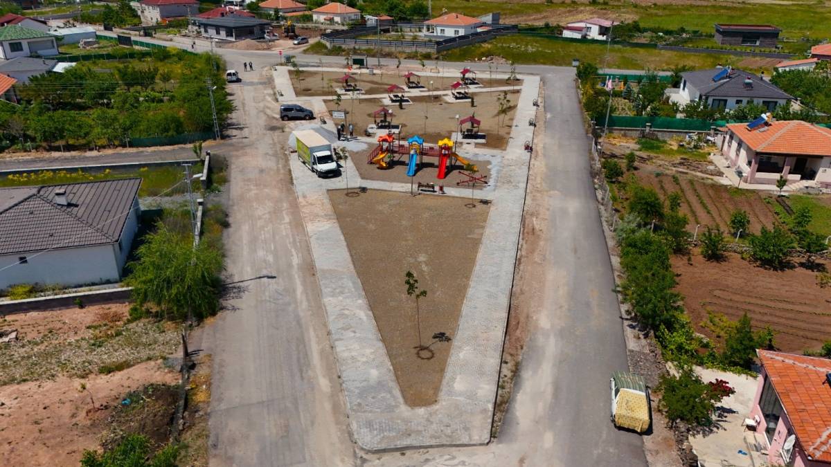 ÇEVRİL MAHALLESİ YENİ PARKINA KAVUŞUYOR