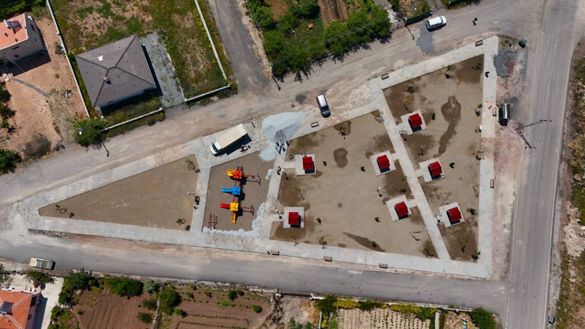 ÇEVRİL MAHALLESİ YENİ PARKINA KAVUŞUYOR
