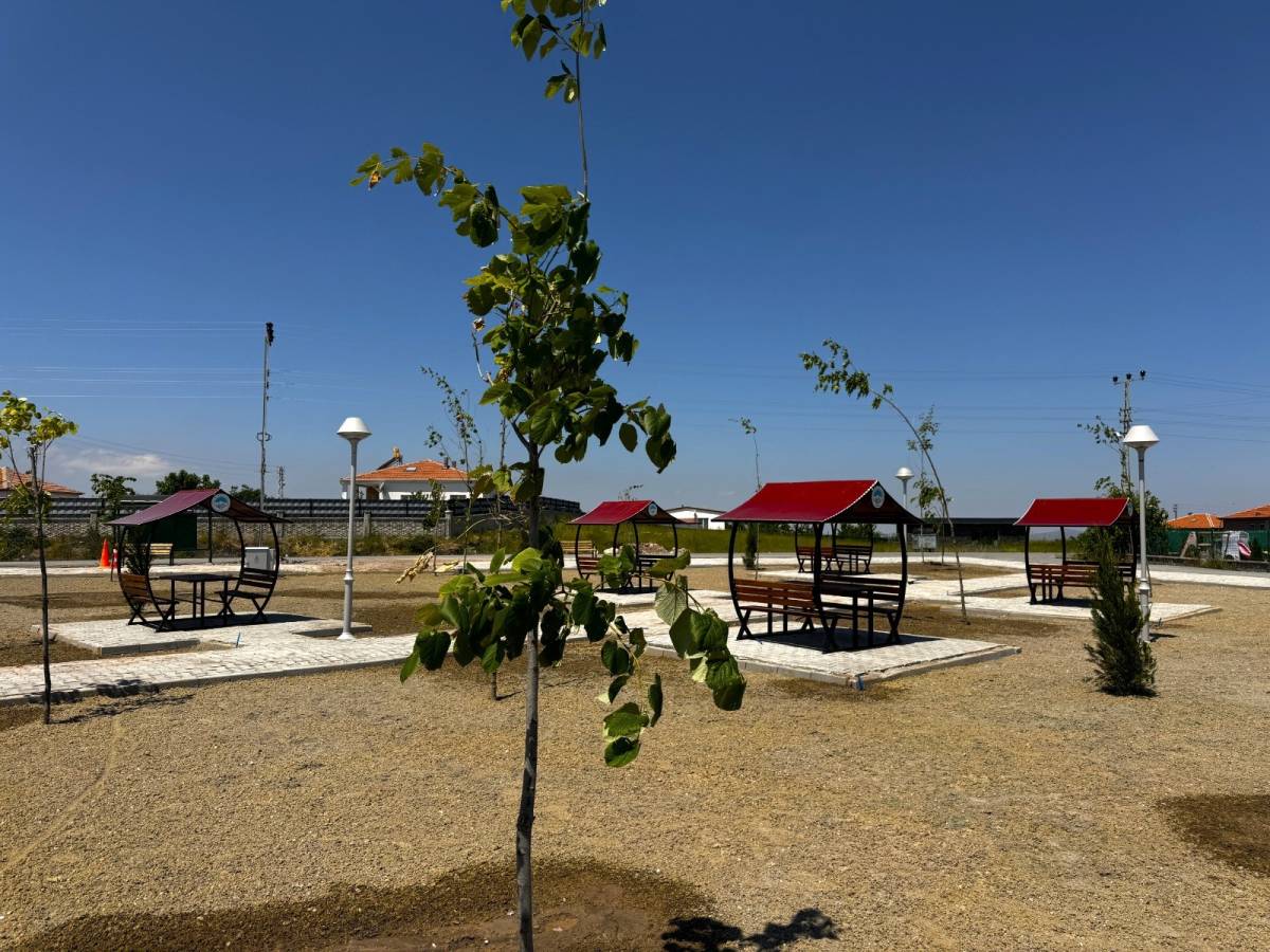 ÇEVRİL MAHALLESİ YENİ PARKINA KAVUŞUYOR