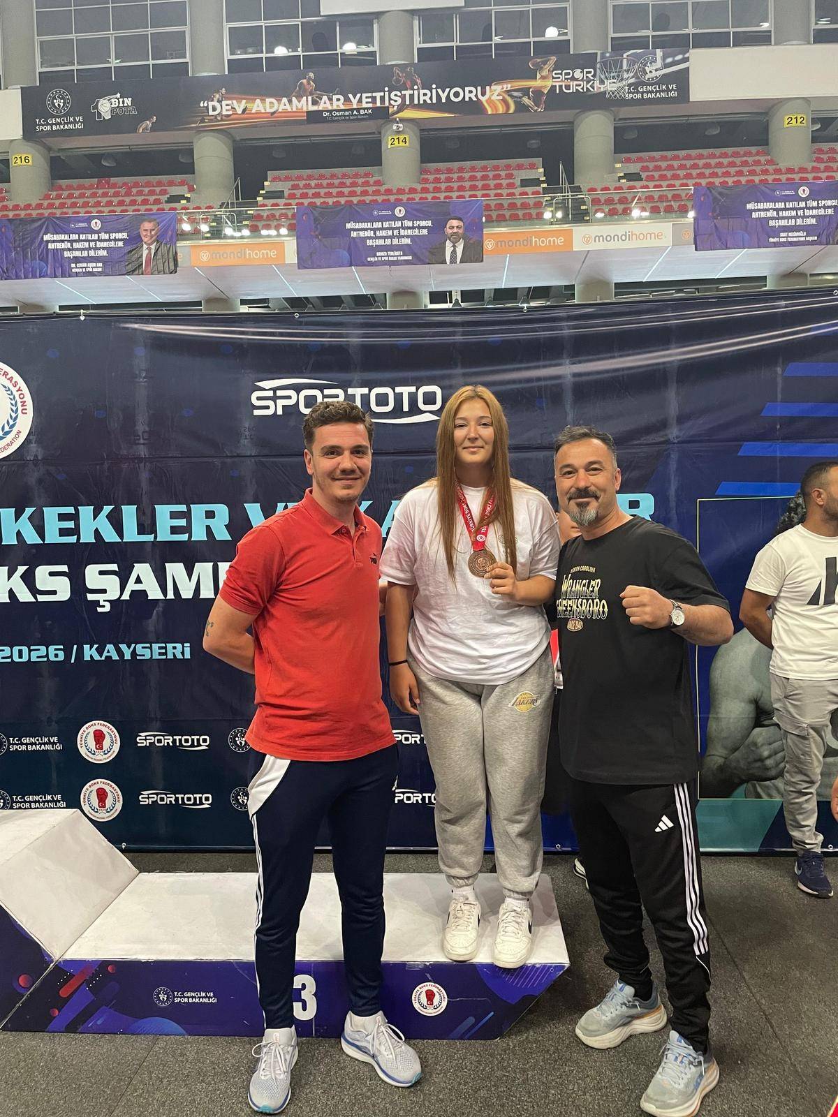 DOĞA TEZCAN TÜRKİYE ÜÇÜNCÜSÜ OLDU
