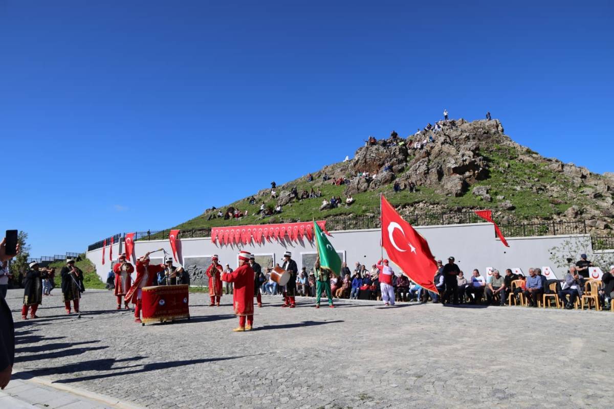 GENÇ'TEN HARMANTEPE ŞEHİTLERİNE VEFA