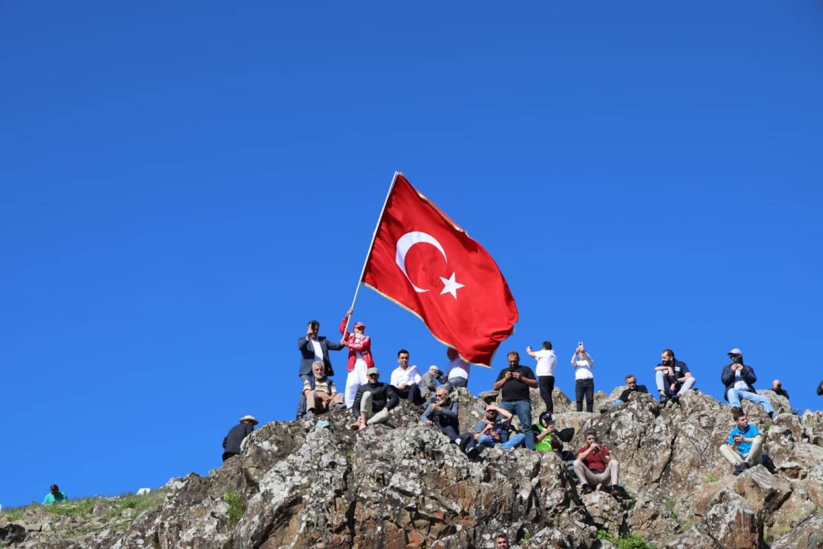 GENÇ'TEN HARMANTEPE ŞEHİTLERİNE VEFA
