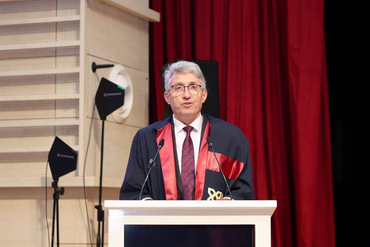 ERÜ SAĞLIK HİZMETLERİ MESLEK YÜKSEKOKULU YENİ MEZUNLARINI VERDİ