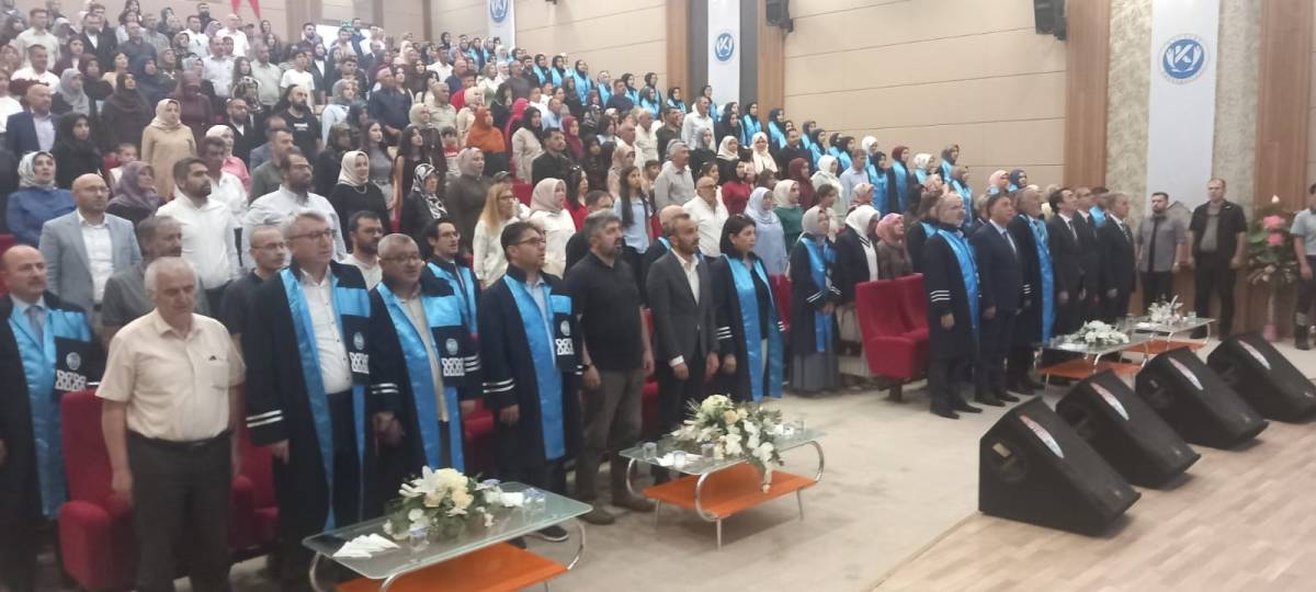 KAYÜ-DEVELİ İLAHİYAT FAKÜLTESİ İLK MEZUNLARINI VERDİ