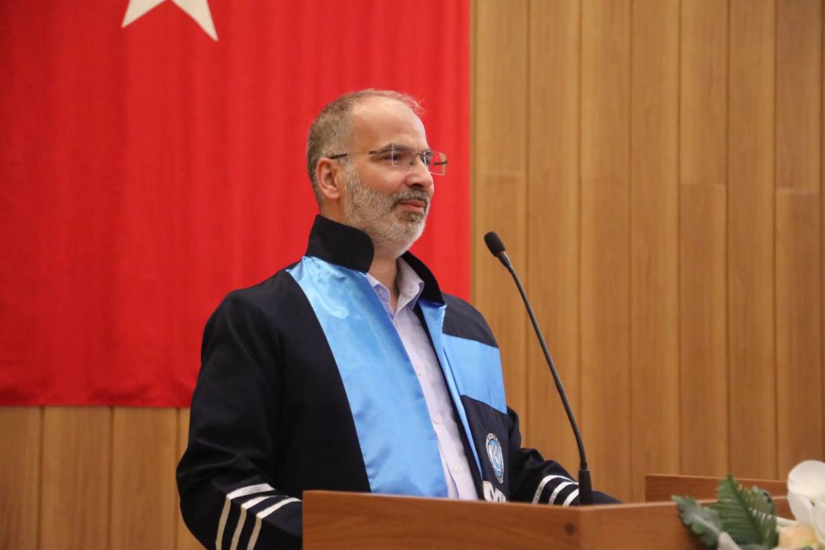 KAYÜ-DEVELİ İLAHİYAT FAKÜLTESİ İLK MEZUNLARINI VERDİ