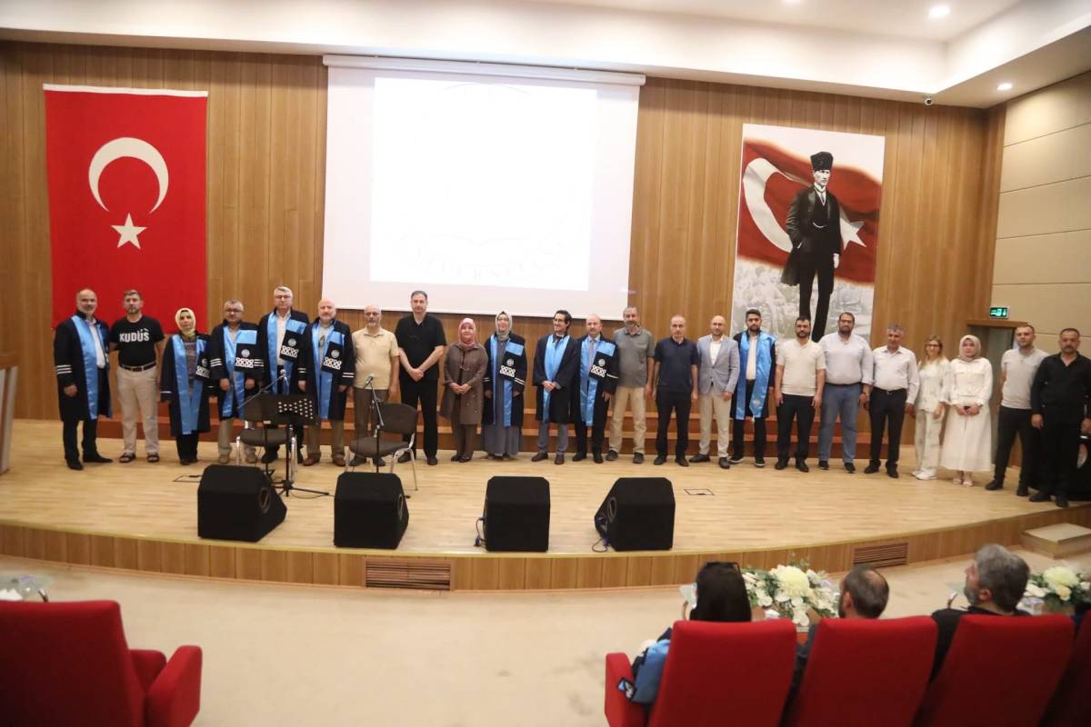 KAYÜ-DEVELİ İLAHİYAT FAKÜLTESİ İLK MEZUNLARINI VERDİ