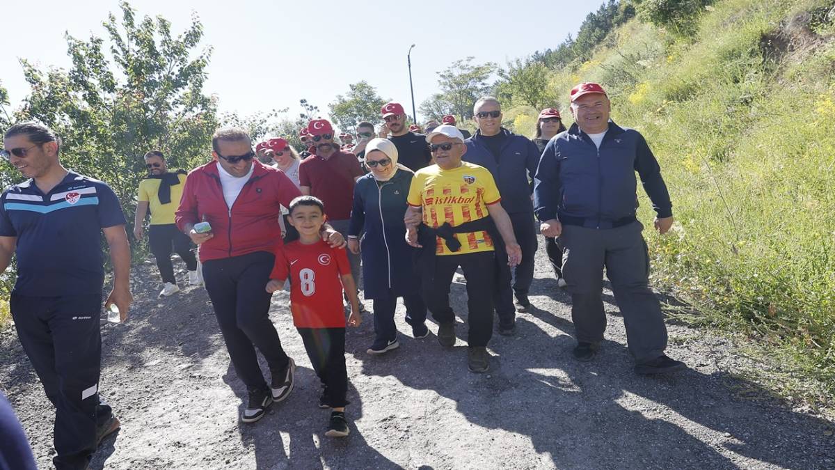 BÜYÜKKILIÇ, DOĞA YÜRÜYÜŞÜNE KATILDI
